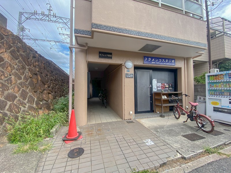 ＪＲ東海道本線 摂津本山駅 徒歩10分 4階建 築37年の外観写真