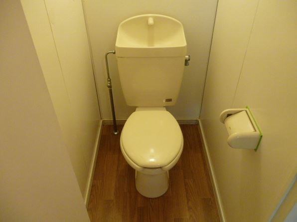 デアモント空港東のトイレ写真