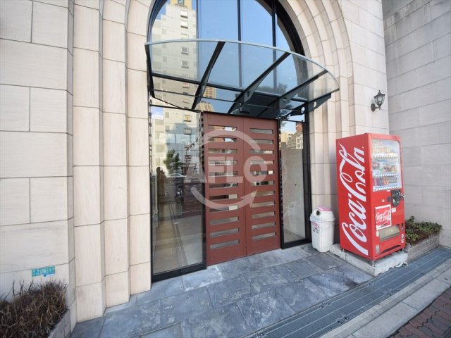 地下鉄御堂筋線 大国町駅 徒歩5分 13階建 築21年の外観写真