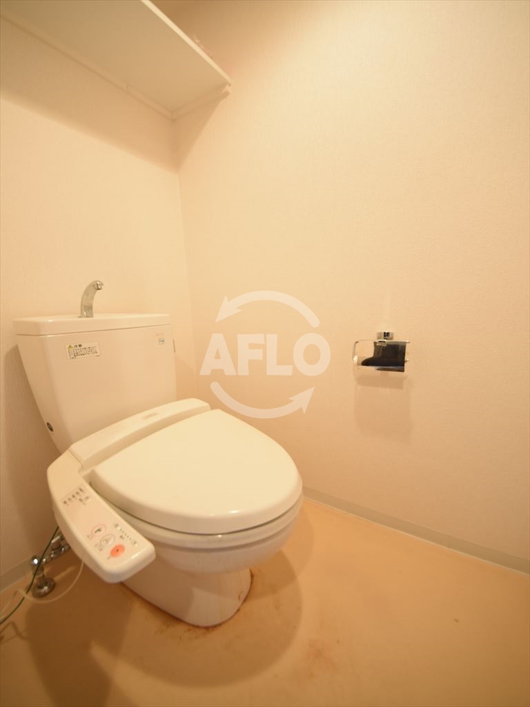 地下鉄御堂筋線 大国町駅 徒歩5分 13階建 築21年のトイレ写真