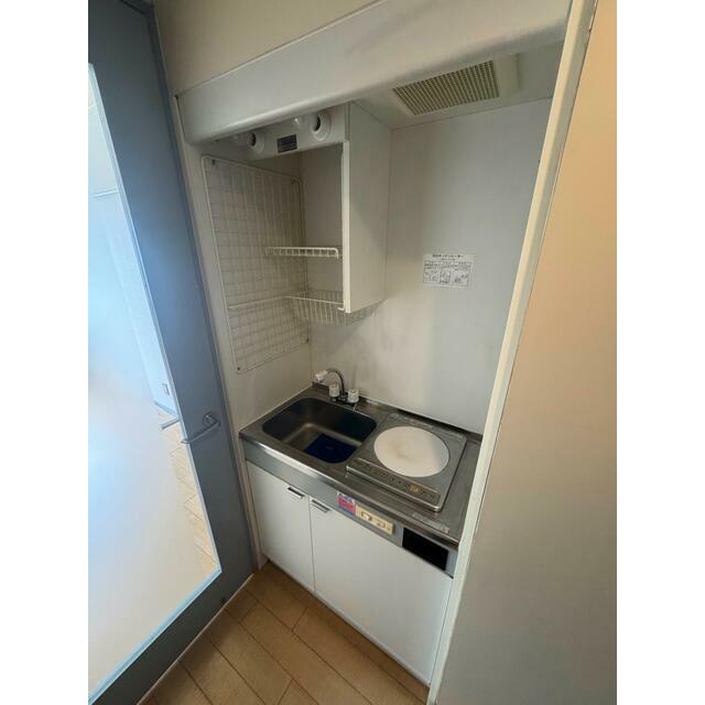 キッチン　同マンションの別部屋です