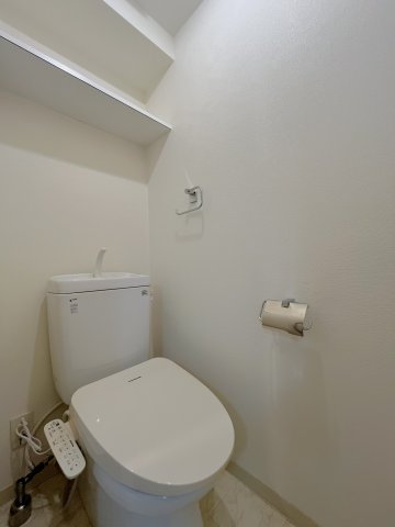トイレ　※同間取り参考写真となります