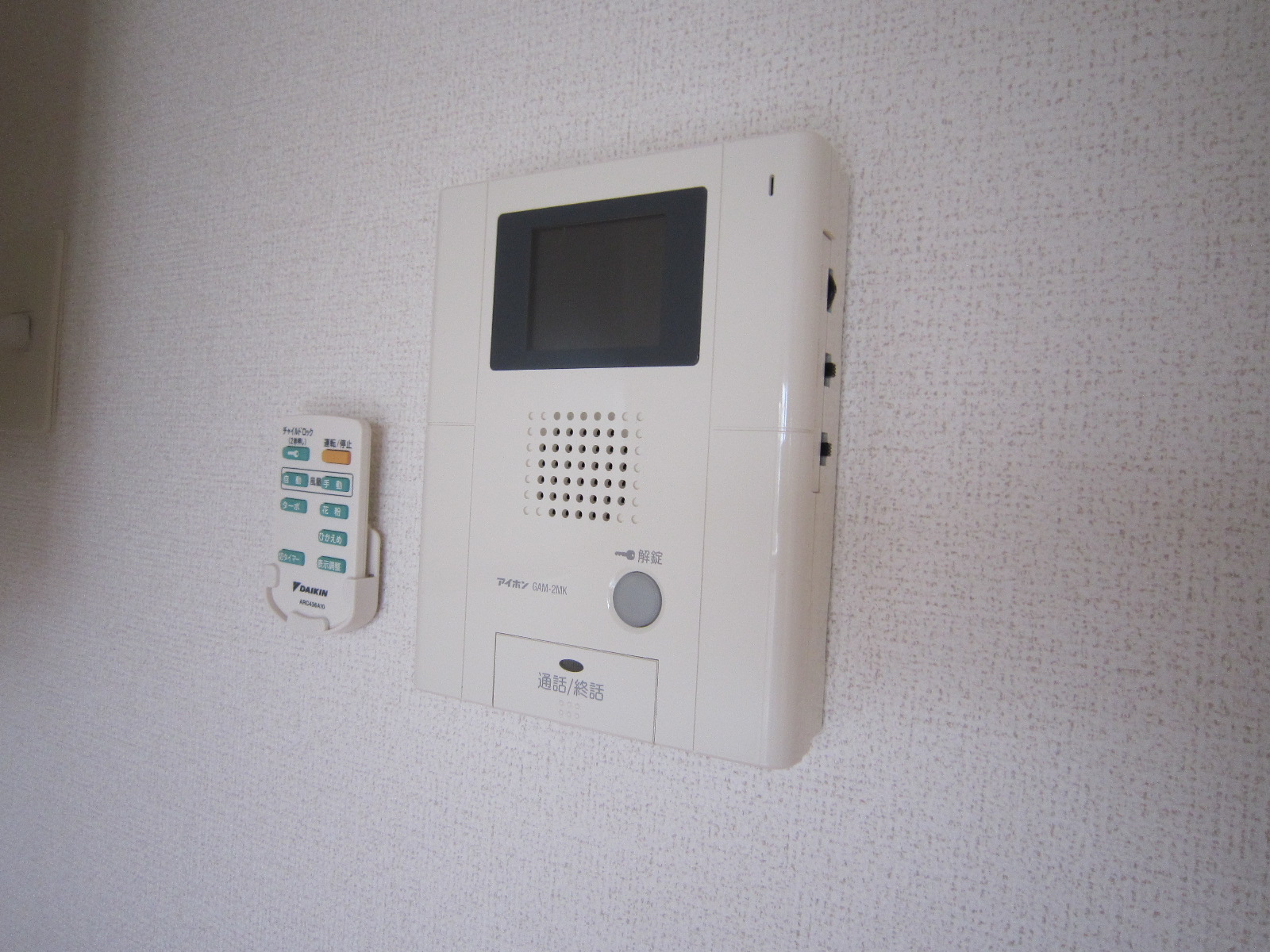 セキュリティ　モニター付きインターホン