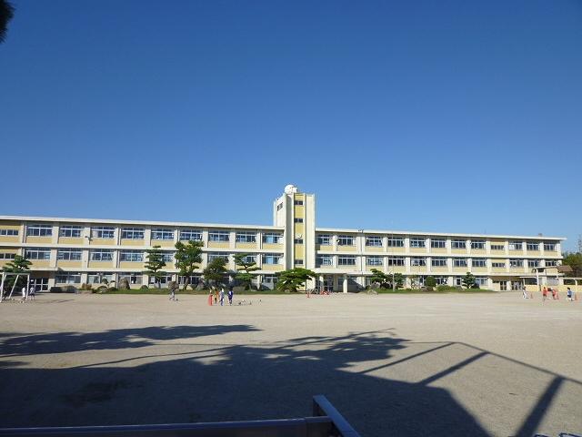 小学校　鈴鹿市立河曲小学校（小学校）まで1200m