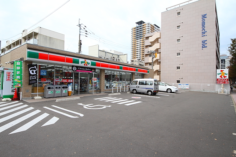 【福岡市早良区西新のマンションのコンビニ】