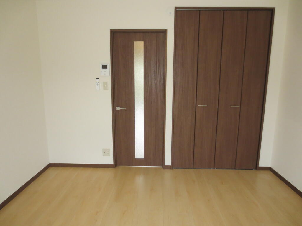 居室・リビング　新築アパート！オール電化・独立洗面台・IH２口！