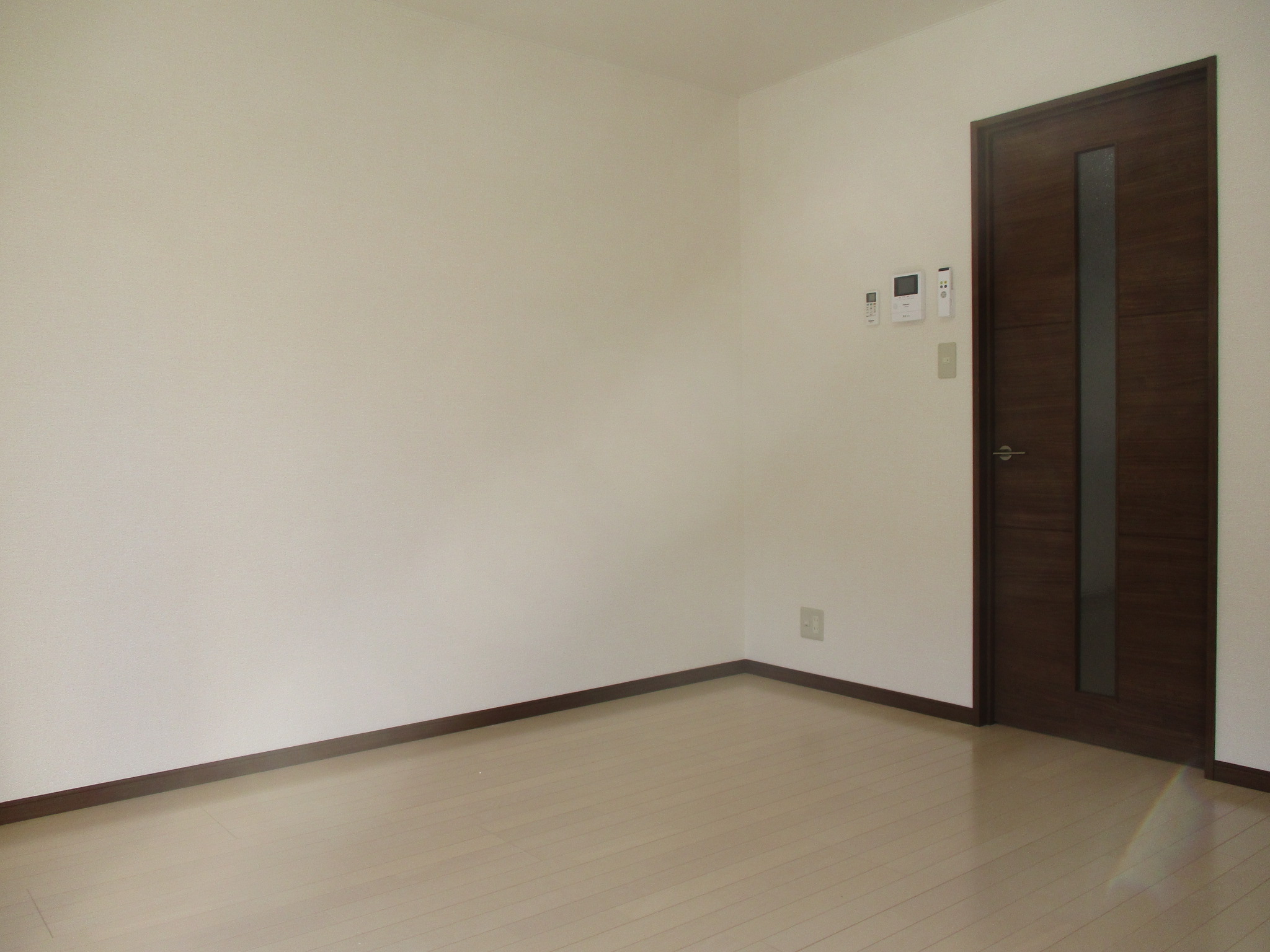 居室・リビング　築浅アパート！オール電化・独立洗面台・IH２口！