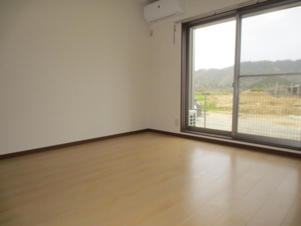 居室・リビング　築浅アパート！オール電化・独立洗面台・IH２口！