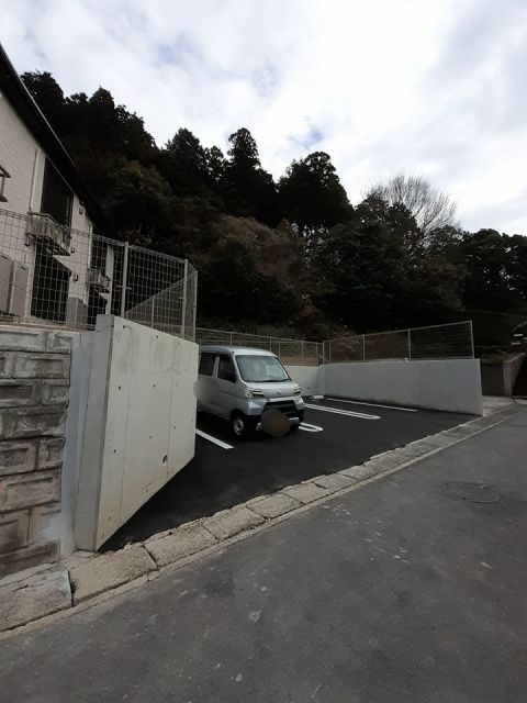 【レジデンス　宝町の駐車場】