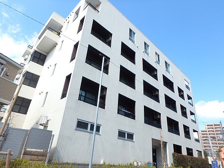 【クラヴィーア仙川の建物外観】