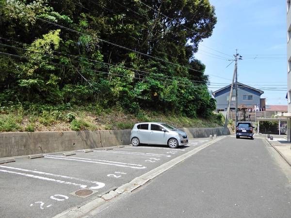 【ビレッジハウス竹矢1号棟の駐車場】