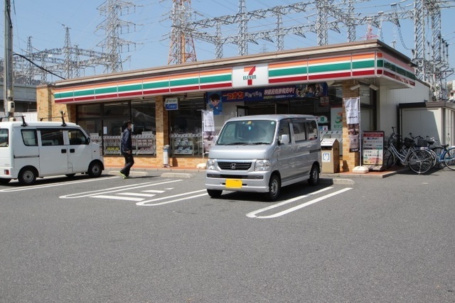 【広島市西区草津南のアパートのコンビニ】