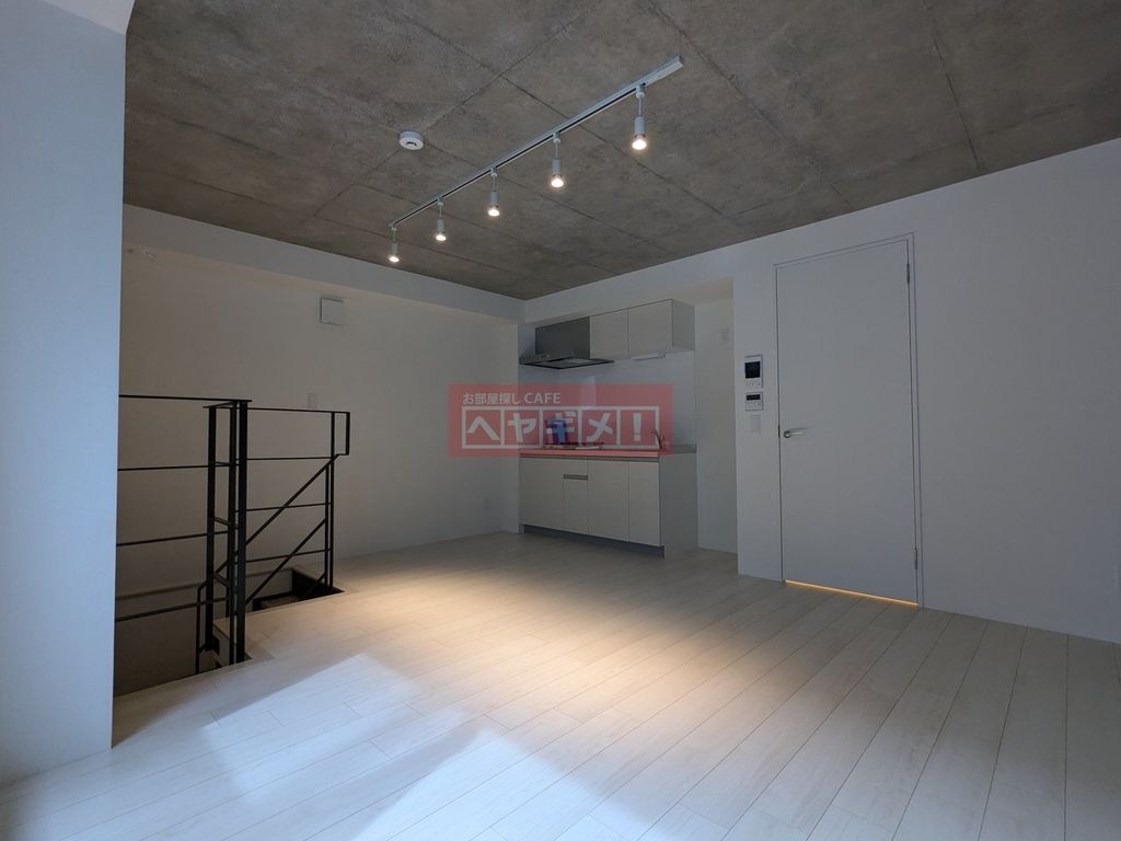 居室・リビング　駐車場