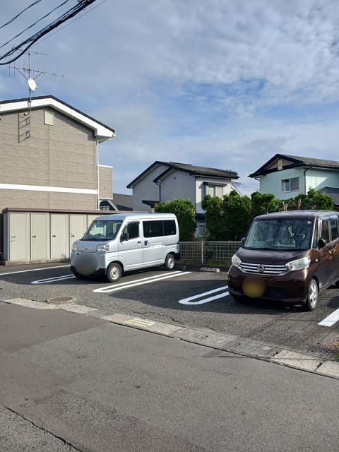 【パル・ササキの駐車場】