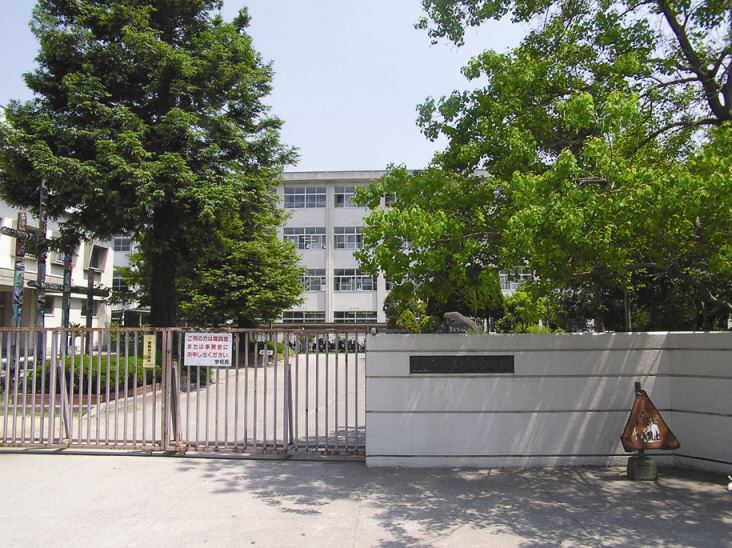 【富士ハイツの小学校】