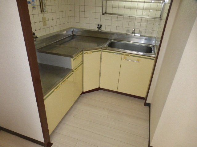 【八尾市南亀井町のマンションのキッチン】