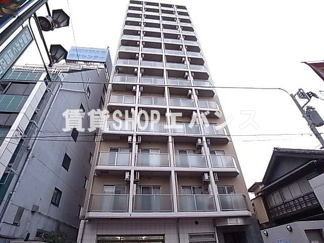 【エクセレントプレイス大久保北の建物外観】