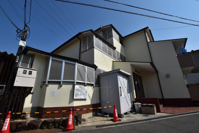 松原市河合のマンションの建物外観