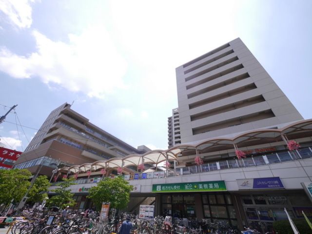 【川崎市幸区古川町のマンションのショッピングセンター】