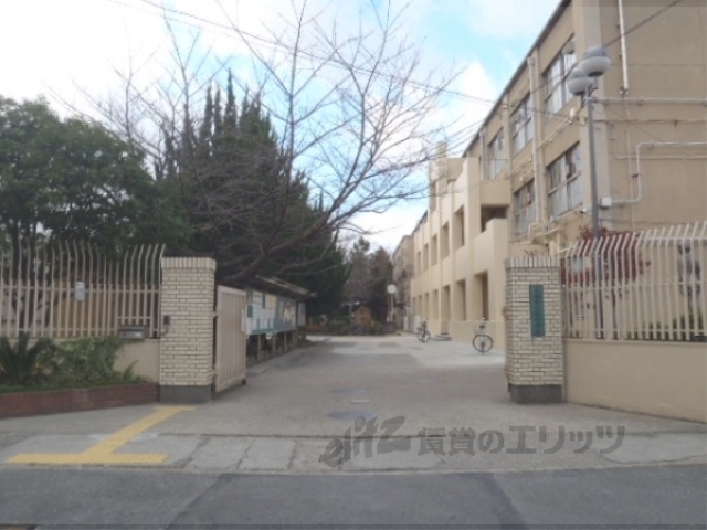 【京都市西京区桂後水町のアパートの中学校】