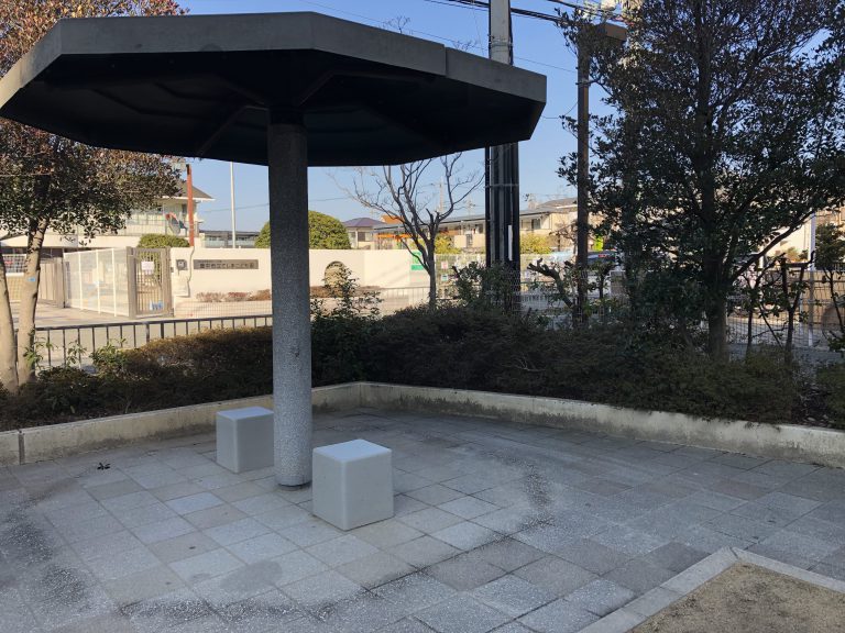 【豊中市利倉東のマンションの公園】