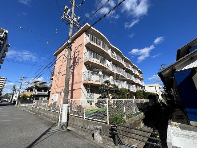 岡崎市明大寺町のマンションの建物外観