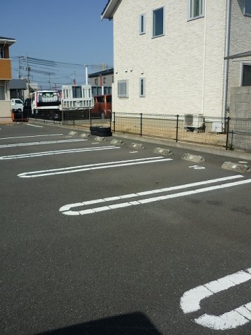 【倉敷市玉島上成のアパートの駐車場】