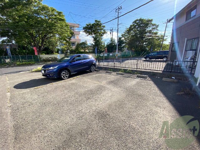 【仙台市泉区松森のマンションの駐車場】