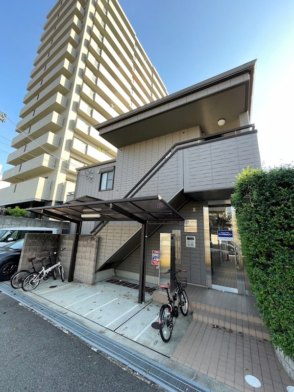 【姫路市下寺町のマンションの建物外観】