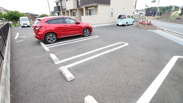 【水戸市堀町のアパートの駐車場】