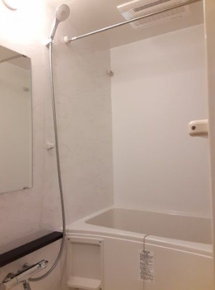 バス・シャワールーム　写真は同タイプ住居です。