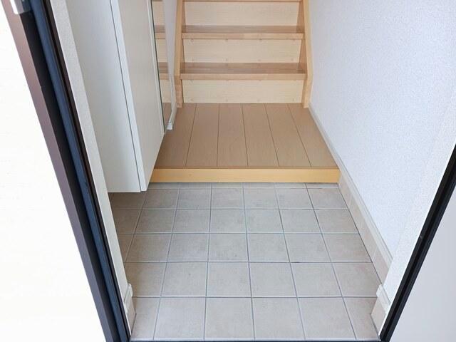 玄関　ピュアシス若松