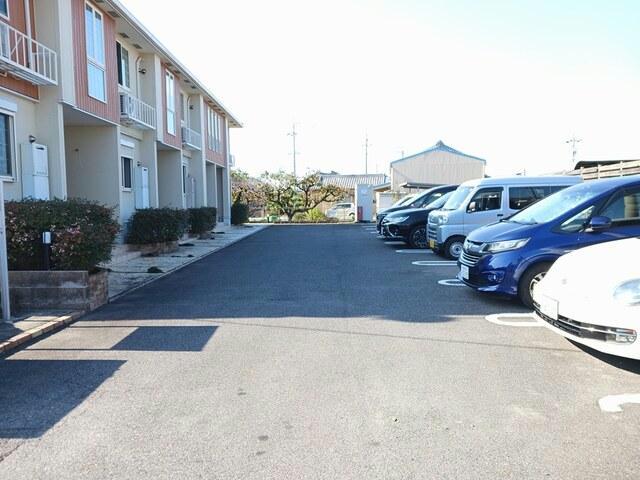 駐車場　駐車場