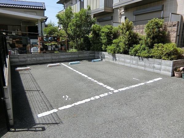 駐車場　敷地内駐車場！