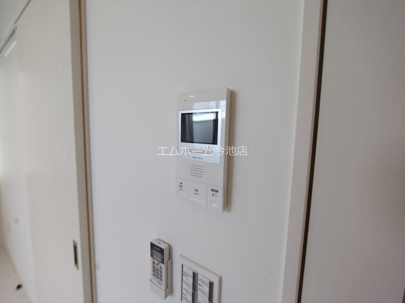 セキュリティ　TVモニター付インターホン