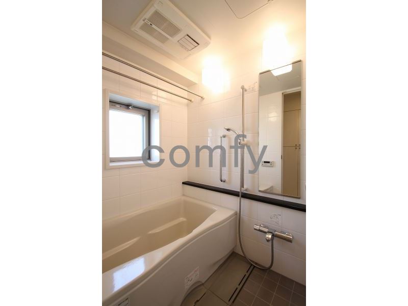 バス・シャワールーム　追炊き・浴室乾燥機付きバス