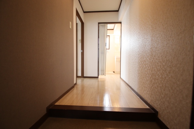 玄関　※同建物の別部屋写真となります※現況優先※