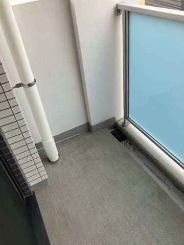 バルコニー　バルコニーからの眺めを楽しみながら食事をしませんか