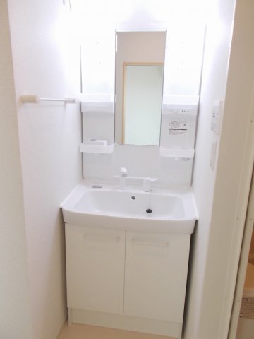 洗面設備　脱衣スペースもあります