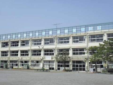 小学校　世田谷区立池之上小学校（小学校）まで220m
