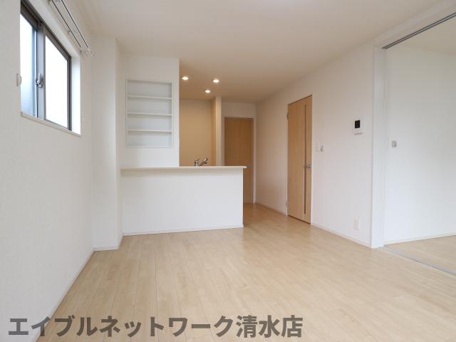 居室・リビング　同物件同タイプ