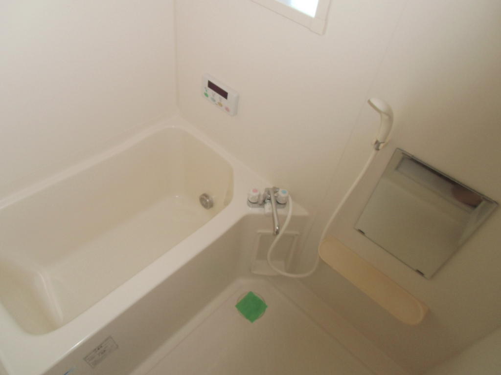 バス・シャワールーム　経済的な追い焚き機能付き！