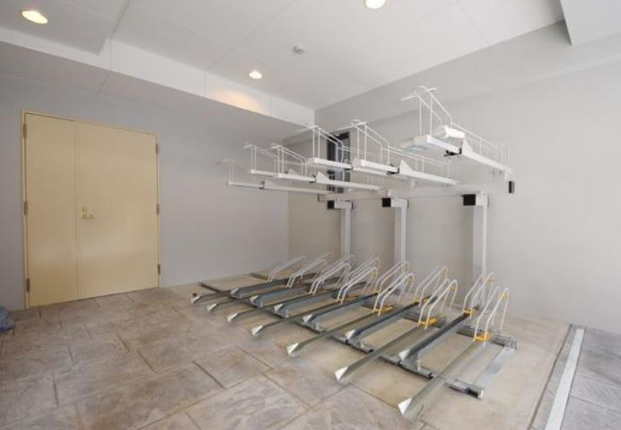 その他　★駐輪場スペース完備★