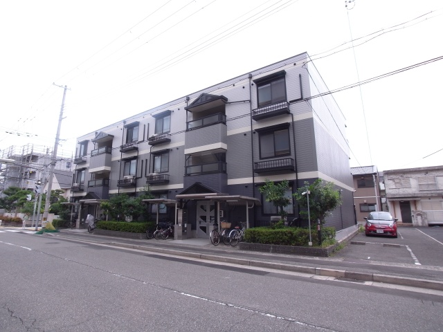 神戸市東灘区本山中町のアパートの建物外観
