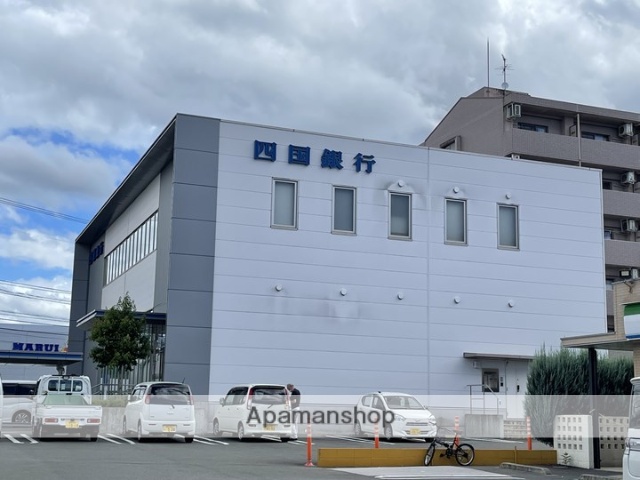 銀行　四国銀行大津支店（銀行）まで460m