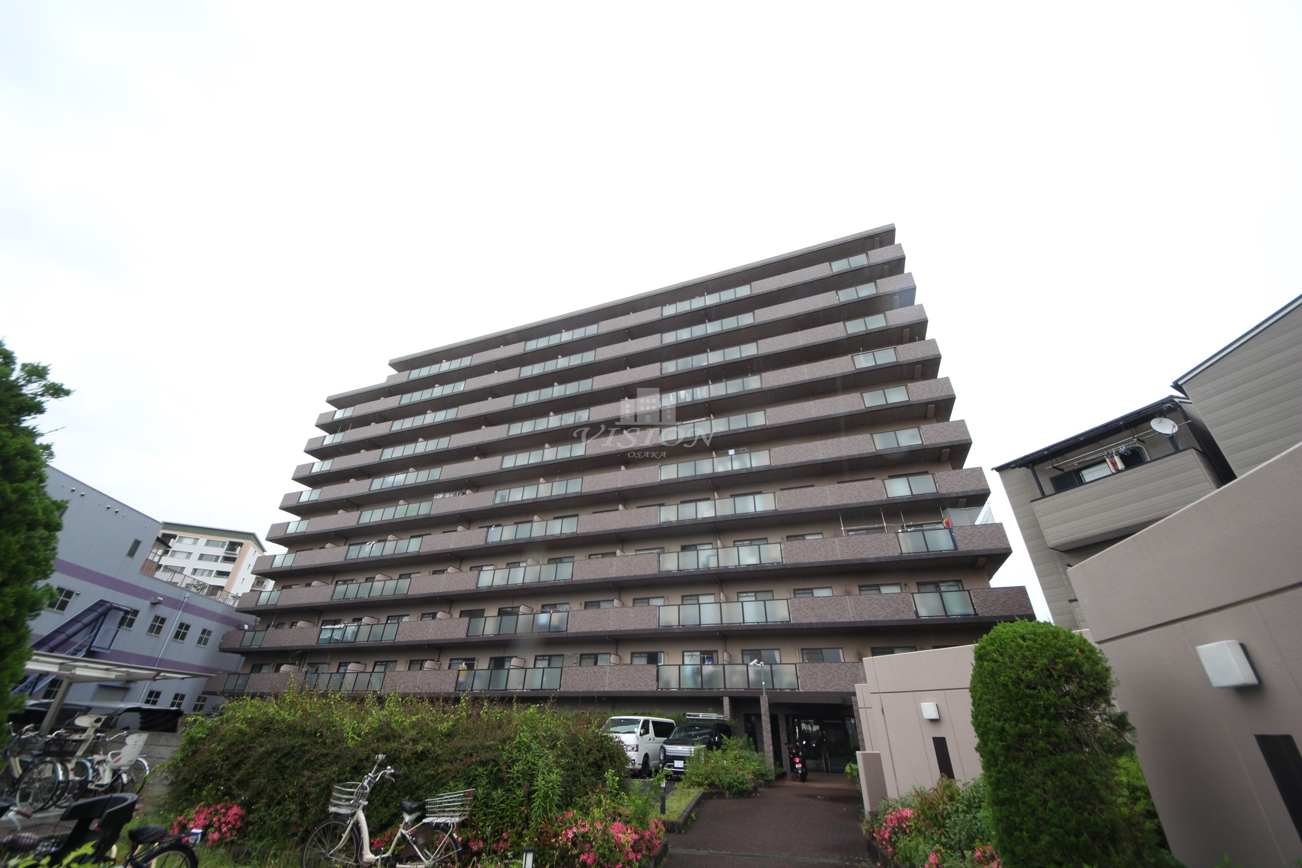 大阪市城東区鴫野西のマンションの建物外観