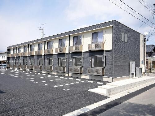 いなべ市北勢町麻生田のアパートの建物外観