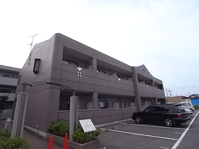 加古川市平岡町西谷のアパートの建物外観