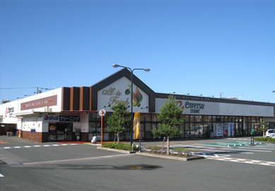 スーパー　主婦の店富塚店（スーパー）まで533m