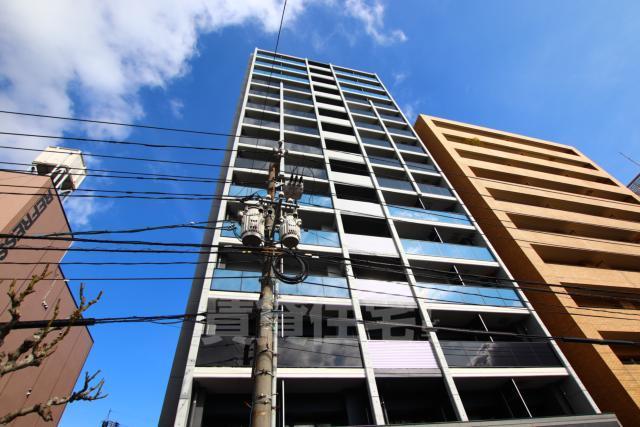 【広島市南区大須賀町のマンションの建物外観】